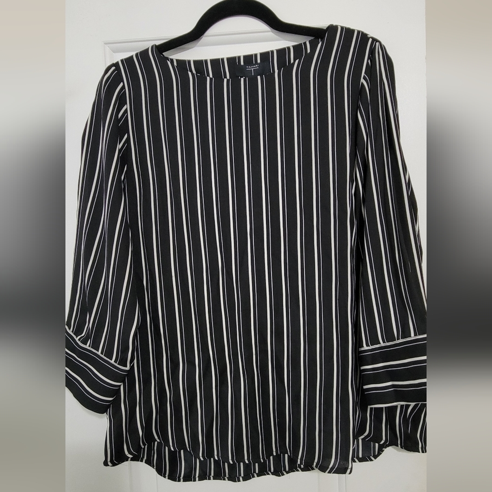 NWT T by TAHARI 3/4 SLEEVE B & W PINSTRIPED BLOUSE